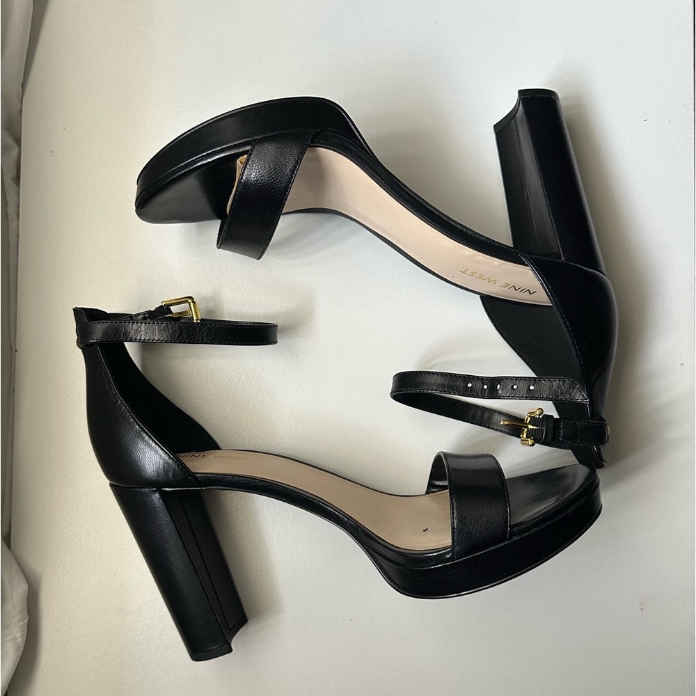 New in box Nine West Dempsey heel sandal - black leather